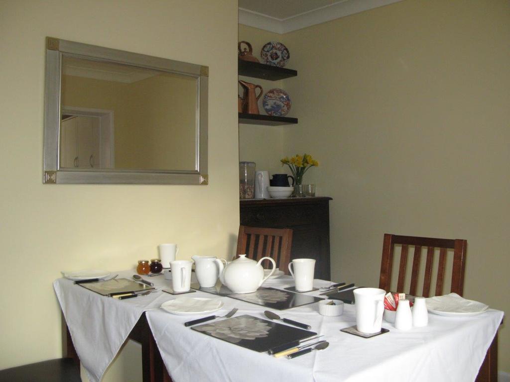 Hôtel Number 64 à Salisbury Extérieur photo